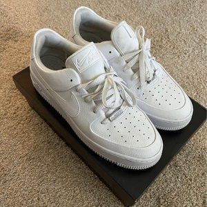 Nike AIR FORCE ONE SAGE LOW
